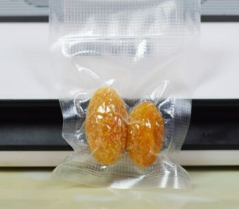 紋路真空袋和光面真空袋有什么區(qū)別？哪個(gè)貴？
